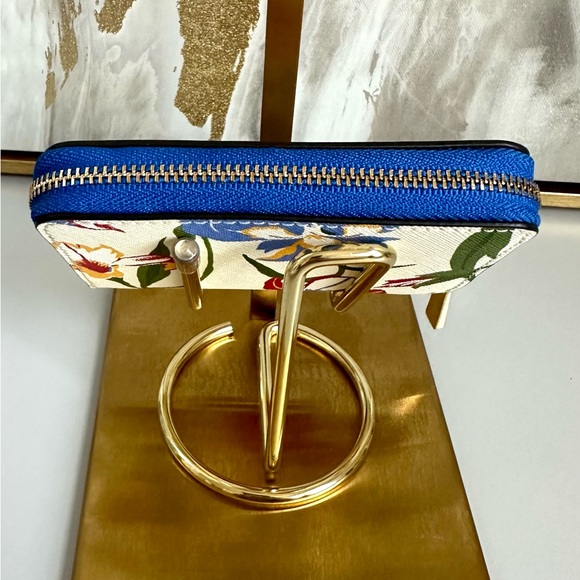 Like New Tory Burch EMERSON ZIP COIN CASE-PAINTED IRIS - Picture 5 of 8